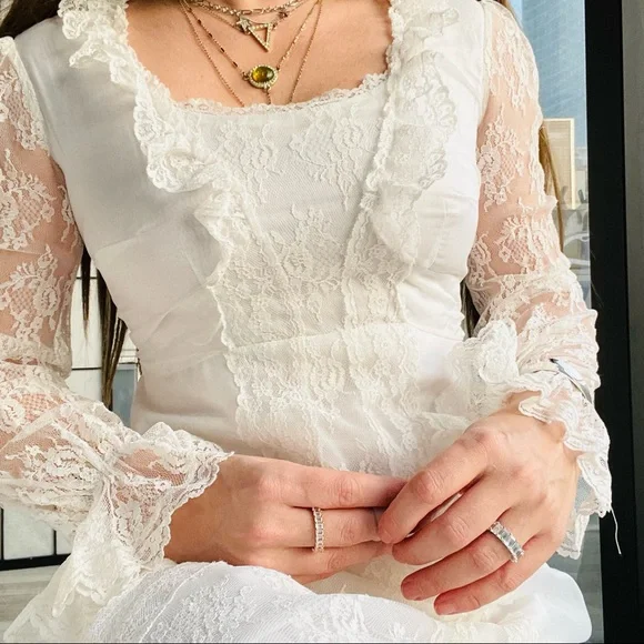 Vintage Organza Ruffle Lace Layered Ivory White Bishop Long Sleeve Wedding Dress - Picture 3 of 17